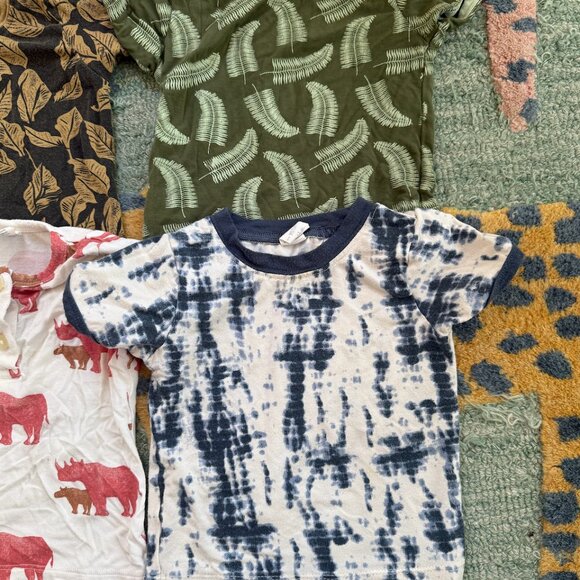 Kate Quinn Lot of 4 Short Sleeve T-Shirts Leaf Rhino Tie Dye Print 6-12 Mo - Picture 3 of 4